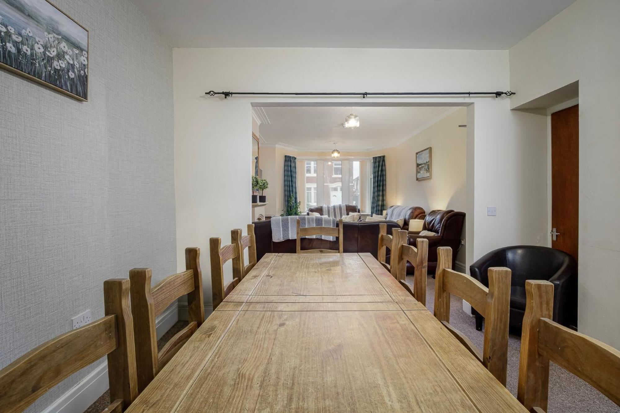 Arnside - Spacious 10-Bedroom Seaside Cottage Блэкпул Экстерьер фото